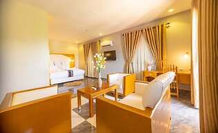 De-Kings Hotel