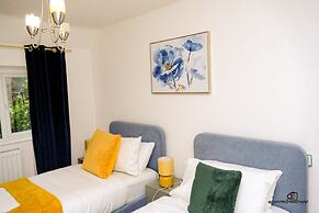 7 Guests - 3 Bedrooms - Parking - Pet Friendly