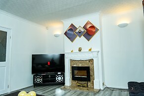 7 Guests - 3 Bedrooms - Parking - Pet Friendly