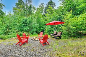 Pet-friendly Home w/ Deck: 4 Mi to Jay Peak Resort