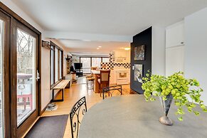 Pet-friendly Home w/ Deck: 4 Mi to Jay Peak Resort