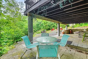 Pet-friendly Home w/ Deck: 4 Mi to Jay Peak Resort