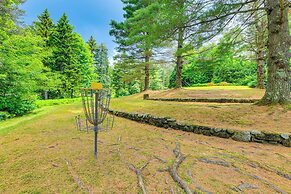 Pet-friendly Home w/ Deck: 4 Mi to Jay Peak Resort