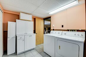 Pet-friendly Home w/ Deck: 4 Mi to Jay Peak Resort