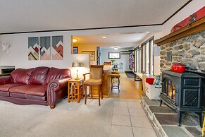 Pet-friendly Home w/ Deck: 4 Mi to Jay Peak Resort