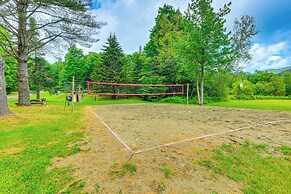 Pet-friendly Home w/ Deck: 4 Mi to Jay Peak Resort