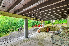 Pet-friendly Home w/ Deck: 4 Mi to Jay Peak Resort