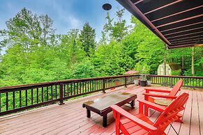 Pet-friendly Home w/ Deck: 4 Mi to Jay Peak Resort