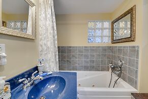 Pet-friendly Home w/ Deck: 4 Mi to Jay Peak Resort