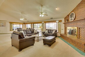 Spacious California Oasis: Patio, Fireplace & Pool