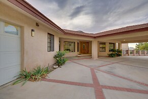 Spacious California Oasis: Patio, Fireplace & Pool