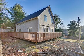 Secluded Kerhonkson Retreat With Deck + Views!