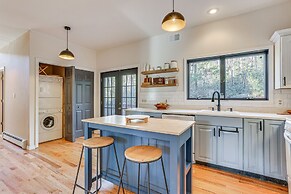 Secluded Kerhonkson Retreat With Deck + Views!