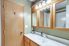 Lakefront Aitkin Home w/ Sunroom: Walk to Beach!