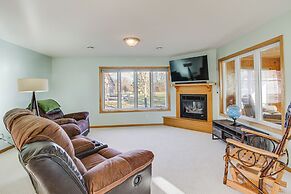 Lakefront Aitkin Home w/ Sunroom: Walk to Beach!