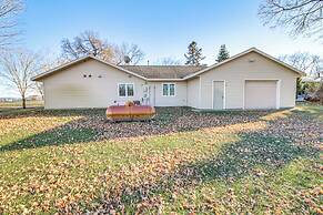 Lakefront Aitkin Home w/ Sunroom: Walk to Beach!