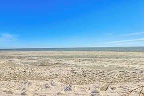 Lakefront Aitkin Home w/ Sunroom: Walk to Beach!