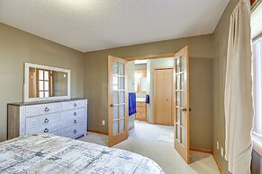 Lakefront Aitkin Home w/ Sunroom: Walk to Beach!