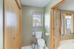 Lakefront Aitkin Home w/ Sunroom: Walk to Beach!