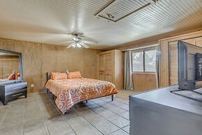 Capitan Vacation Rental w/ Grill, Near Ruidoso!