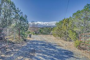 Capitan Vacation Rental w/ Grill, Near Ruidoso!