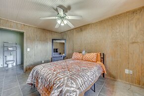 Capitan Vacation Rental w/ Grill, Near Ruidoso!