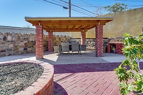 Couples Retreat w/ Grill Near El Paso Zoo!