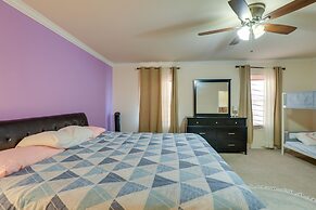 Family-friendly Irving Townhome w/ Yard!