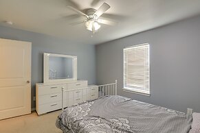 Family-friendly Irving Townhome w/ Yard!