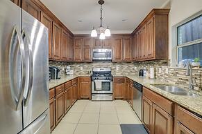Family-friendly Irving Townhome w/ Yard!