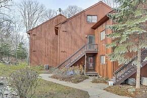 Vernon Township Condo w/ Balcony Near Ski Lifts!