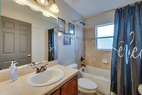 Family Home w/ Screened Porch in Davenport