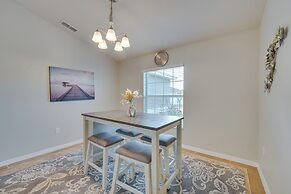 Family Home w/ Screened Porch in Davenport