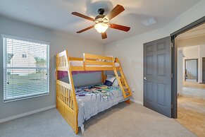 Family Home w/ Screened Porch in Davenport