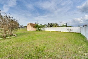 Family Home w/ Screened Porch in Davenport