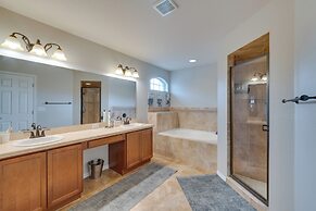 Family Home w/ Screened Porch in Davenport