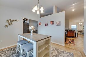 Family Home w/ Screened Porch in Davenport