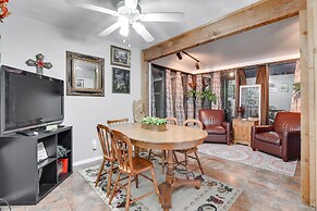 Walk to At&t Stadium: Arlington Home w/ Patio!