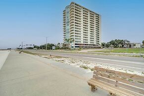Resort-style Biloxi Condo: Walk to the Beach!