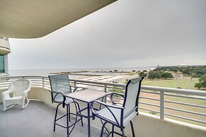 Resort-style Biloxi Condo: Walk to the Beach!