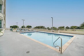 Resort-style Biloxi Condo: Walk to the Beach!