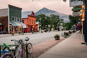 Modern King Room In Heart Of Mt. Crested Butte Hotel Room by RedAwning