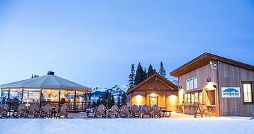 Modern King Room In Heart Of Mt. Crested Butte Hotel Room by RedAwning