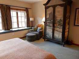 Modern King Room In Heart Of Mt. Crested Butte Hotel Room by RedAwning