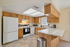 Charming Cottage Escape 3 Bedroom Home by RedAwning