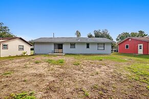 Charming Cottage Escape 3 Bedroom Home by RedAwning