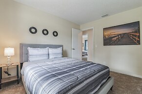 Charming Cottage Escape 3 Bedroom Home by RedAwning