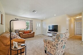 Charming Cottage Escape 3 Bedroom Home by RedAwning