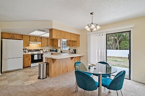 Charming Cottage Escape 3 Bedroom Home by RedAwning