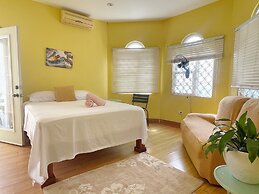 Skyline Suites Sunset Room 1 Bedroom Home by RedAwning